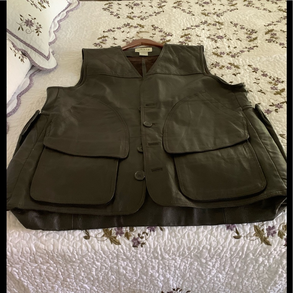 NWOT Orvis leather vest XL